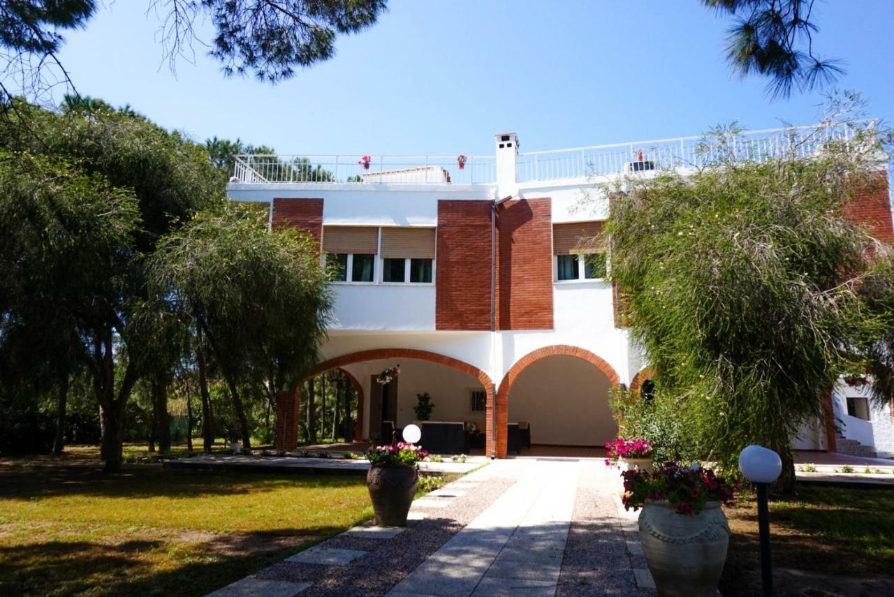 Villa Aurelia - Seafront Apartment With Terrace Quartu SantʼElena Exterior foto